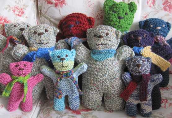 Teddies für Knit-a-Square &copy; Foto: Susanne Schlesinger | Outback Africa