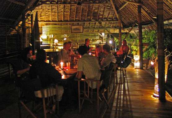 Abendessen im Laba Siwandu Canp &copy; Foto: Svenja Penzel | Outback Africa