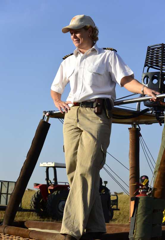 Elly Kirkland, Ballonpilotin &copy; Foto: S.Schlesinger | Outback Africa