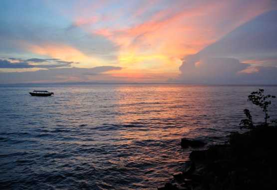 Abendstimmung am Lake Tanganyika. &copy; Foto: Marco Penzel | Outback Africa