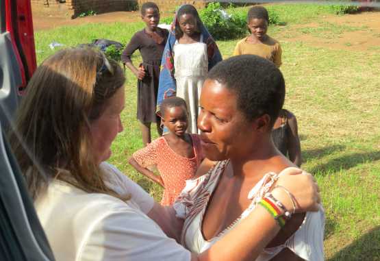 Grace und Mama Banda &copy; Foto: Susanne Schlesinger | Outback Africa