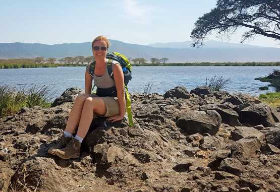 Jacqueline Korb bei einer Pause im Ngorongoro-Krater &copy; Foto: Outback Africa