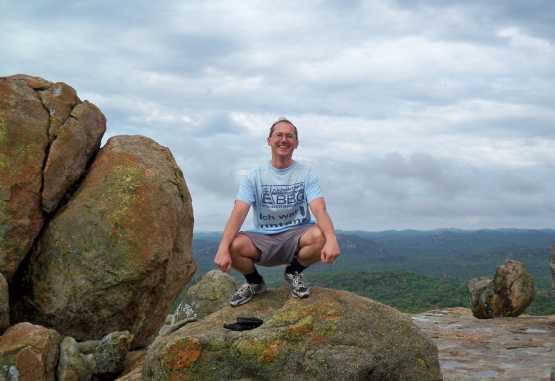 René, balancierend auf den balancierenden Steinen &copy; Foto: Outback Africa