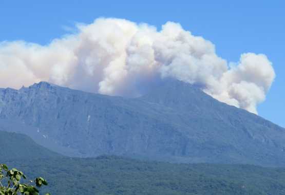 Bedrohliche Wolken am Mt Meru, Arusha Nationalpark © Foto: S. Schlesinger