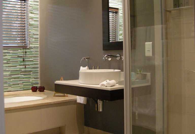 Four Rosmead Guesthouse, Badezimmer