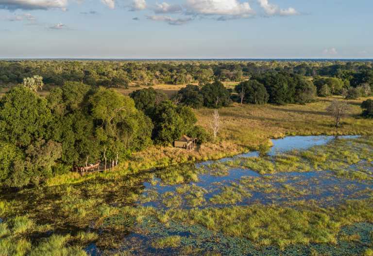 Nach der Regenzeit steht Wasser in der Eden lagune vor dem Musek © Foto: Jeffery & McKeith Safaris