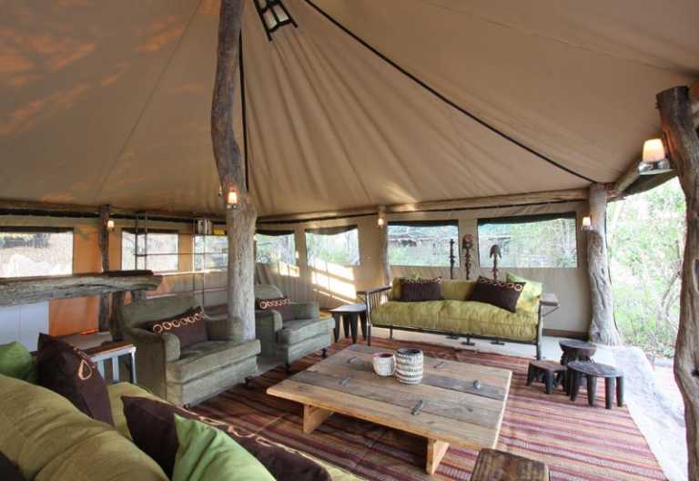 Lounge des Sango Safari Camps