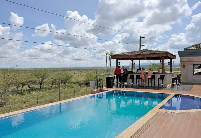 Ole Sereni Hotel: Pool und Bar mit Blick in den Nairobi Nationalpark &copy; Foto: Marco Penzel | Outback Africa