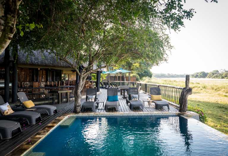 Pool der Umkumbe Safari Lodge © Foto: Umkumbe Safari Lodge