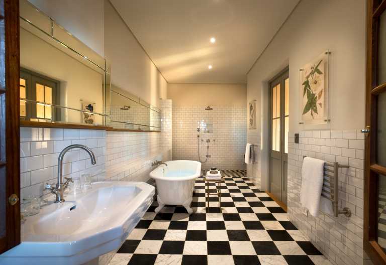 Babylonstoren Farm Hotel, Badezimmer, Haupthaus © Foto: DOOKPHOTO