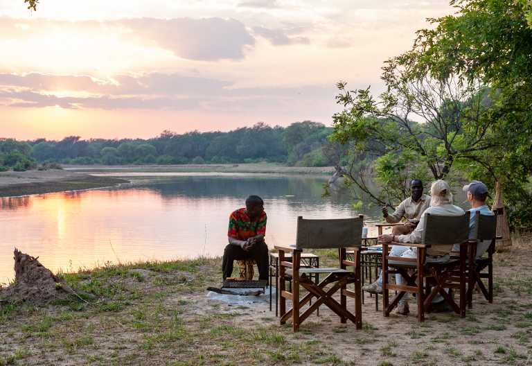 Frühstück am Fluss, Takwela Camp © Foto: Marco Penzel | Outback Africa