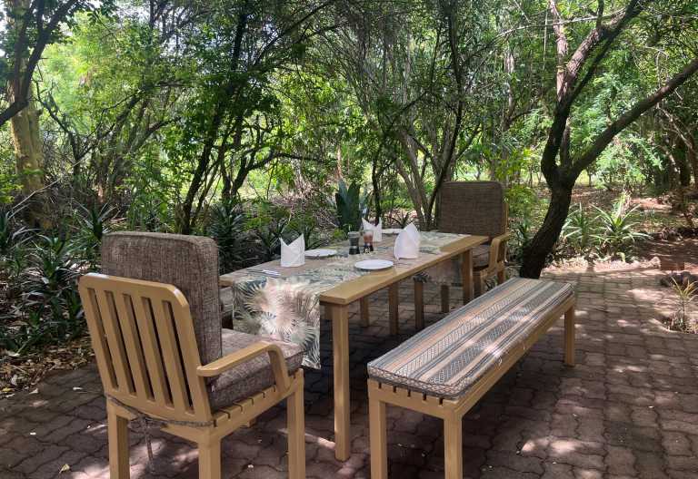 Dinner auf der Terrasse, Ikweta Safari Camp, Meru Nationalpark © Foto: Ikweta Safari Camp