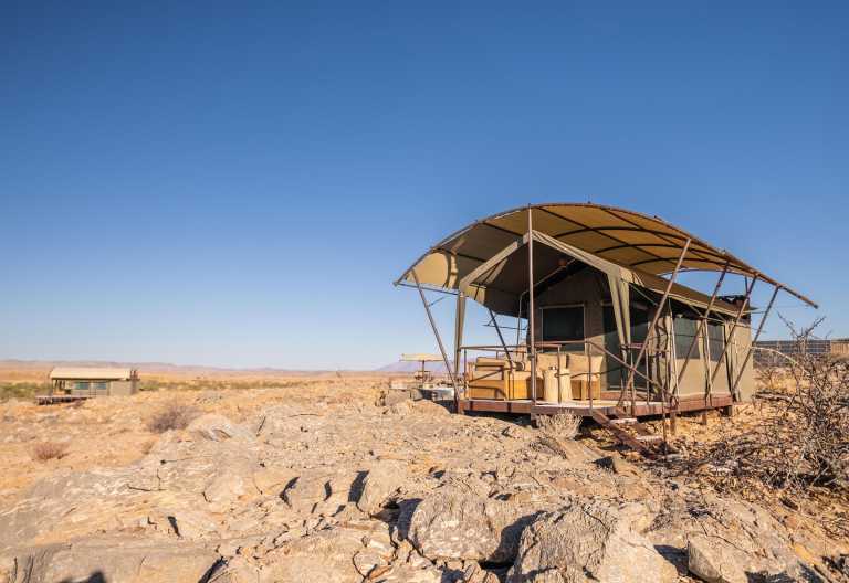 Camp Doros, Zeltchalets mit Schattendach © Foto: Ultimate Safaris