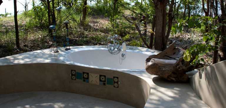 Changa Safari Camp, Außenbadewanne