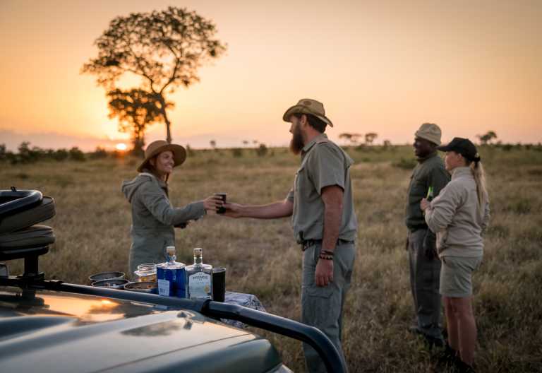 Sundowner auf Pirschfahrt, Umkumbe Safari Lodge © Foto: Umkumbe Safari Lodge