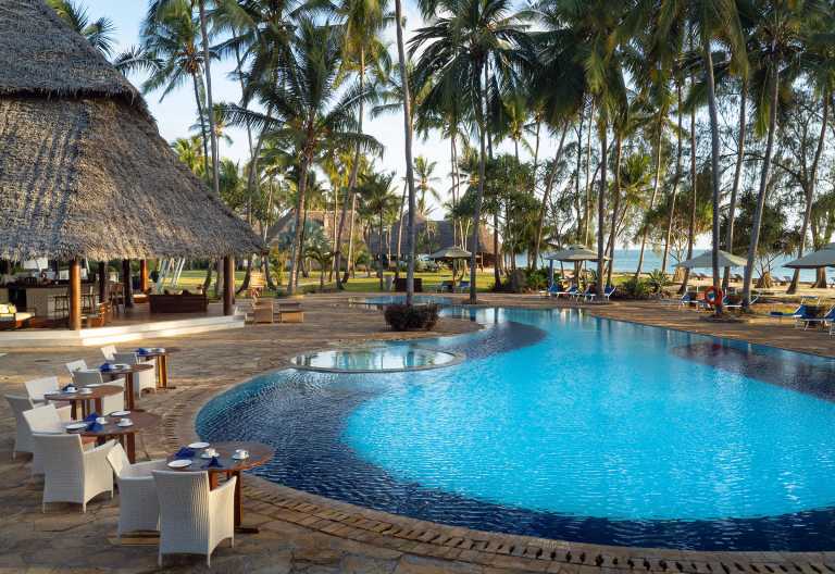 Poolbereich des Bluebay Beach Resort&Spa © Foto: Bluebay Beach Resort and Spa