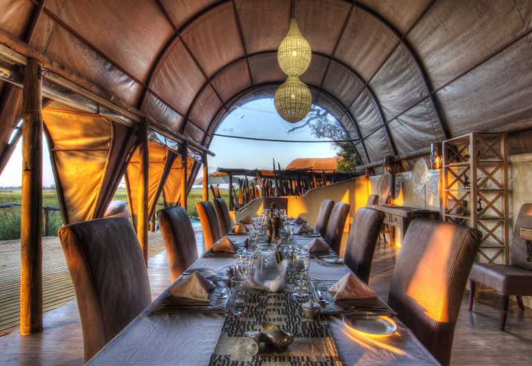 Dinner-Tafel im Okuti Camp © Foto: Ker & Downey Botswana