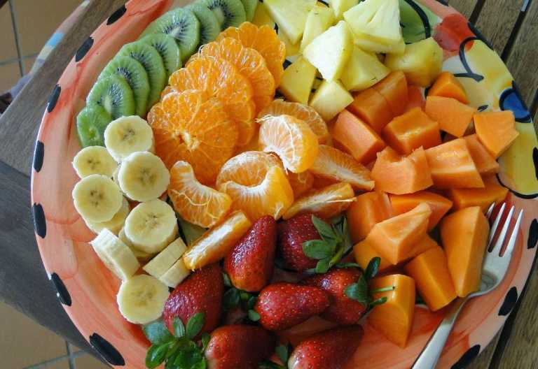 Umbrella Tree House, frisches Obst zum Frühstück
