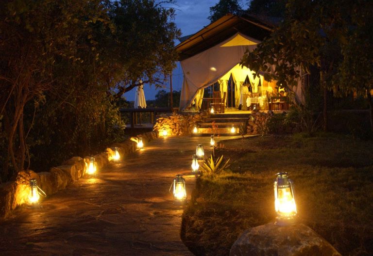 Serengeti Migration Camp, Abendbeleuchtung