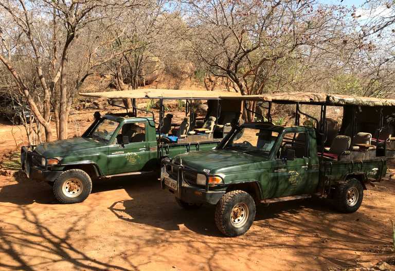 Pirschfahrzeuge, Elsas Kopje, Meru Nationalpark © Foto: Svenja Penzel | Outback Africa