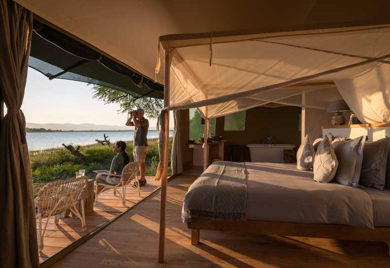 Kuthengo Camp - Zeltchalet mit Ausblick © Foto: Dana Allen | Robin Pope Safaris