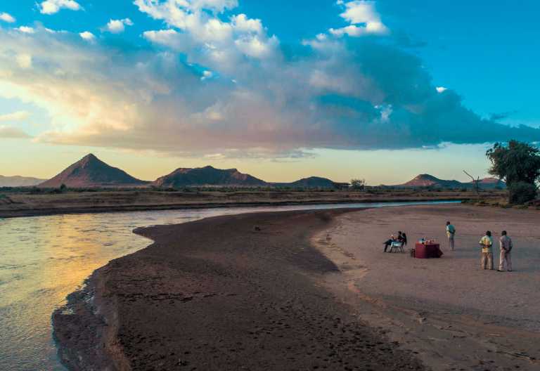 Sundowner am Ewaso Ngiro River, Ashnil Samburu © Foto: Ashnil Hotels