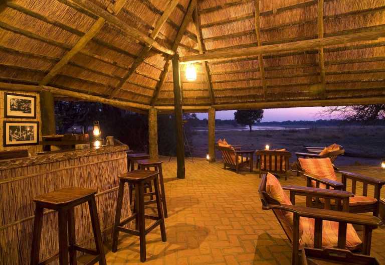 Nsefu Camp, Barbereich © Foto: Robin Pope Safaris