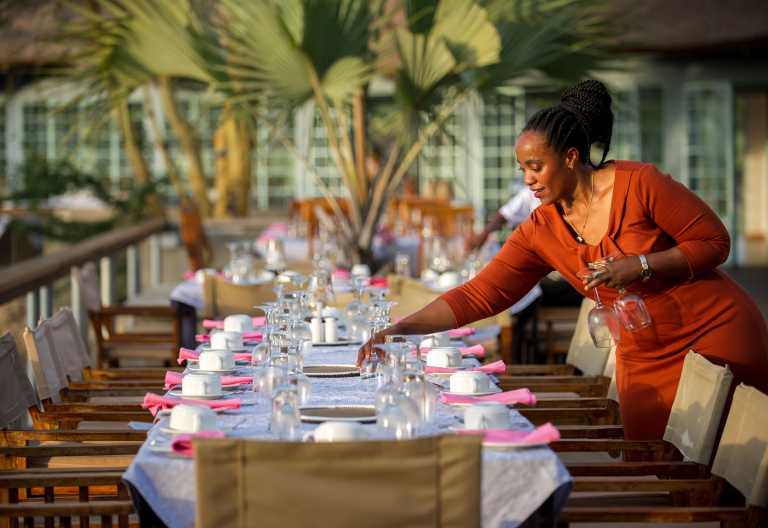 Vor dem Abendessen in der Maramboi Tented Lodge © Foto: © Paul Joynson-Hicks | TWC Vor dem Abendessen in der Maramboi Tented Lodge © Foto: © Paul Joynson-Hicks | TWC