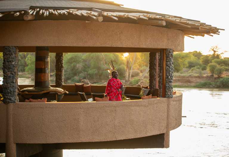 Samburu Lodge, Nest Bar mit Blick auf den Ewaso Nyiro River © Foto: Soroi Collection