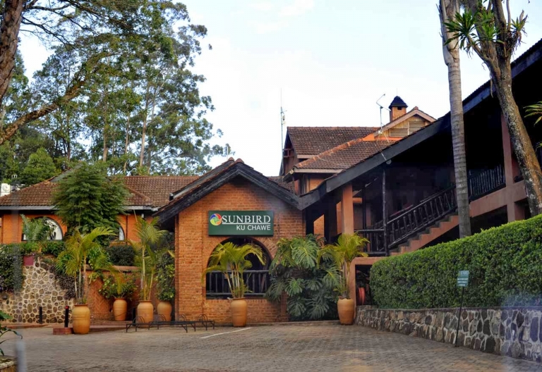 Das Hotel Ku Chawe Inn am oberen Rand des Plateaus © Foto: Svenja Penzel | Outback Africa