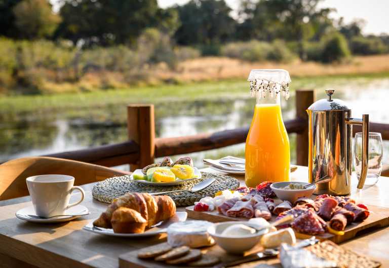 Frühstück im Sanctuary Chiefs Camp, Okavango-Delta © Foto: Sanctuary Retreats