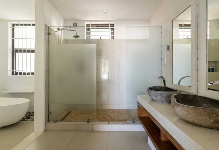 Badezimmer einer Deluxe Beach Front Suite, Sakoa Boutik Hotel Mauritius © Foto: Sakoa Boutik Hotel