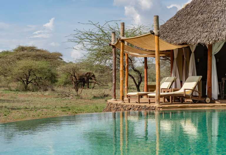 Kenbali Pool des Severin Safari Camp, Tsavo Nationalpark, Kenia © Foto: Severin Safaris