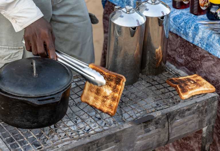 Toast zum Frühstück - Zambezi Expeditions Camp © Foto: Marco Penzel | Outback Africa