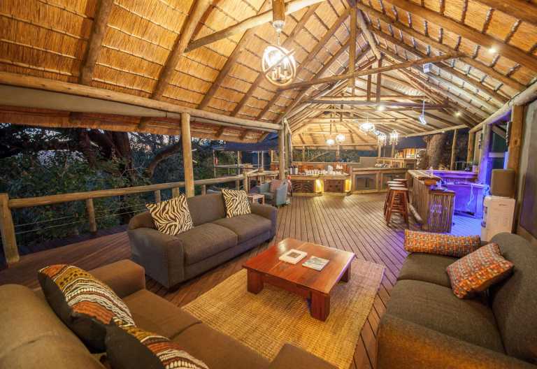 Rra Dinare Camp, Bar und Lounge © Foto: Under one Botswana Sky
