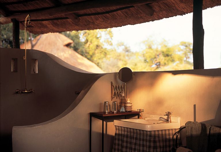 Nsefu Camp, offenes Badezimmer © Foto: Robin Pope Safaris