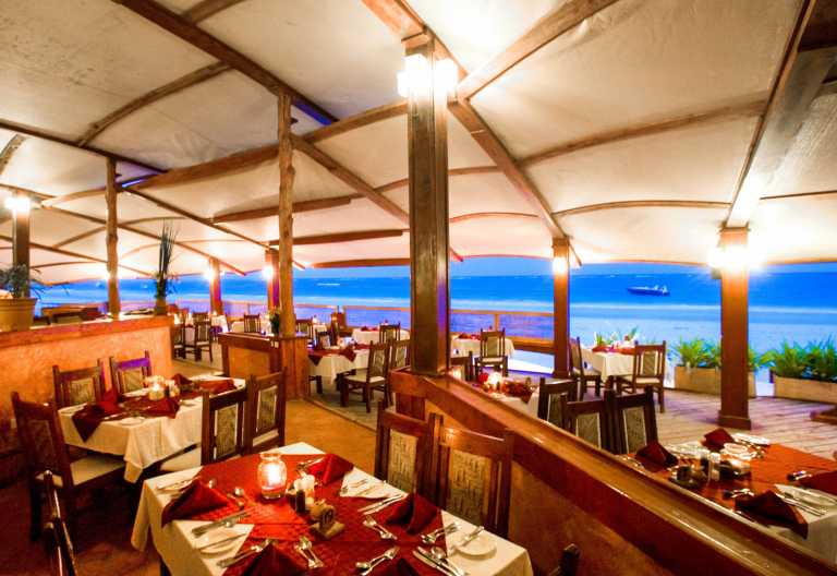 Nomad Beach Resort, Haupthaus, Speiseraum © Foto: Nomad Beach Resort