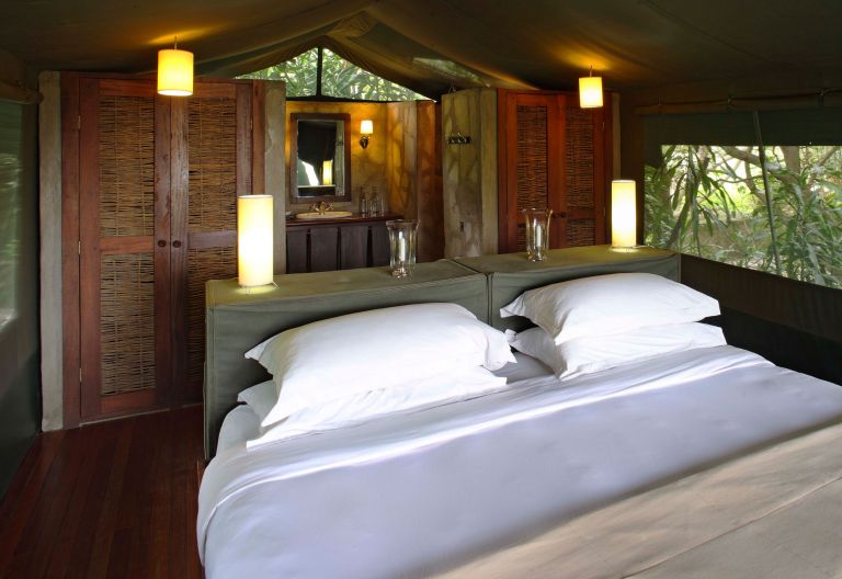 Kichwa Tembo Camp, Zeltchalet, Badezimmer © Foto: Stevie Mann for &Beyond