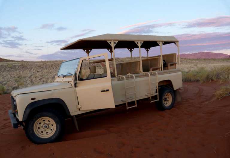 Safarifahrzeug der Wolwedans Dunes Lodge © Foto: Jens Döring | Outback Africa