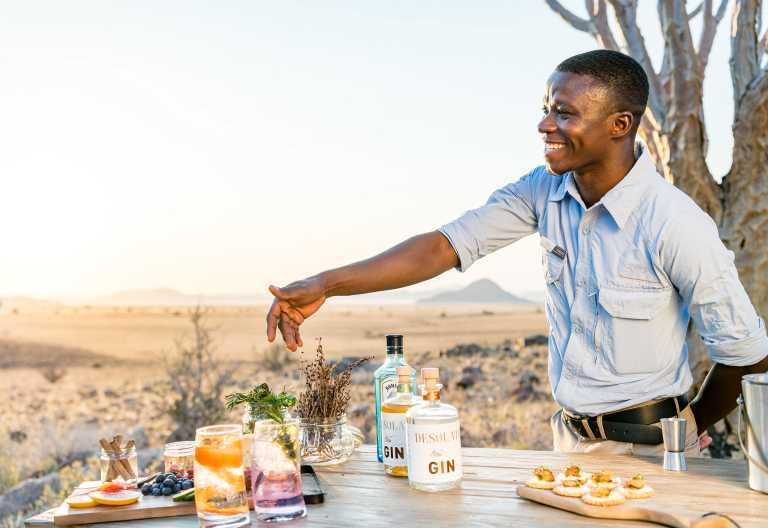 Sundowner am Camp Sossus © Foto: CreativeLAB | Ultimate Safaris