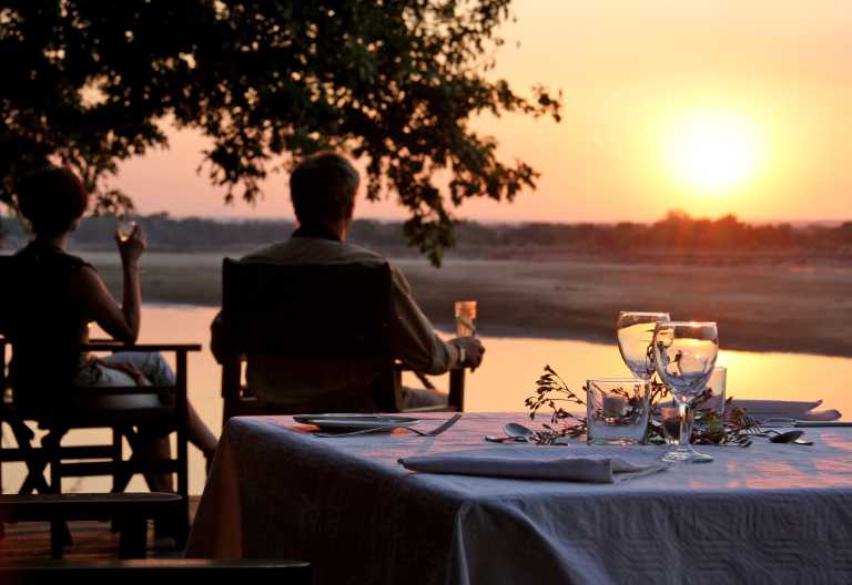 Sonnenuntergang in Nkwali © Foto: Michelle Attala | Robin Pope Safaris