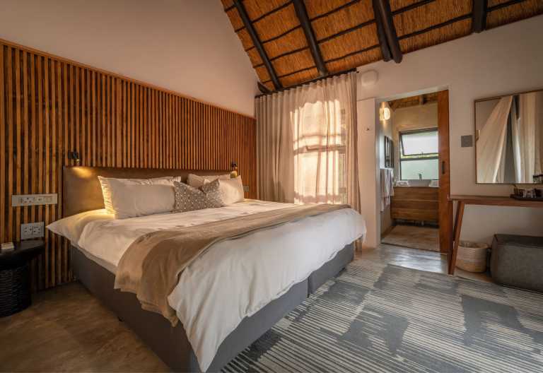 Innenansicht eines Chalets im Nambu Camp, Olifants West Wildreservat © Foto: Nambu Camp