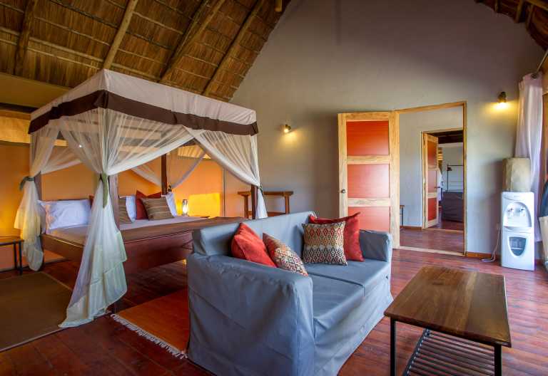 Innenansicht Zelt mit Badezimmer, Lake Masek Tented Lodge © Foto: Paul Joynson-Hicks for TWC