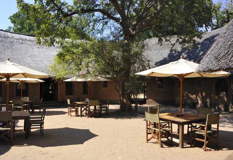 Flatdogs Camp, Innenhof © Foto: Marco Penzel | Outback Africa