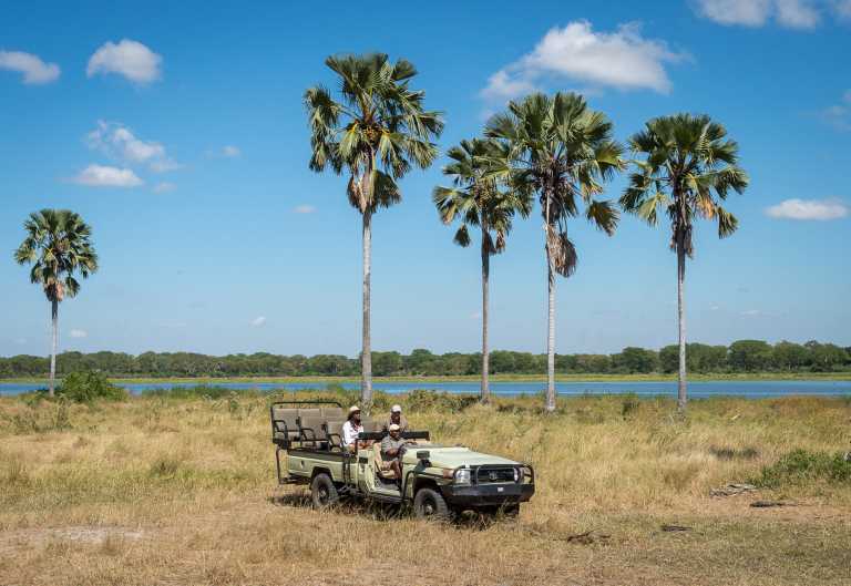 Pirschfahrt im Liwonde Nationalpark © Foto: Dana Allen | Robin Pope Safaris