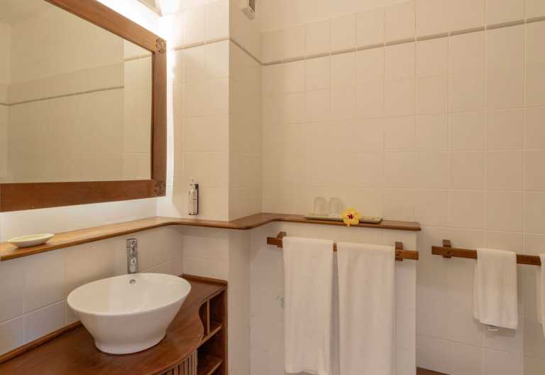 Badezimmer im Standard Room, Severin Sea Lodge, Kenia © Foto: Brian Siambi for Severin Safaris