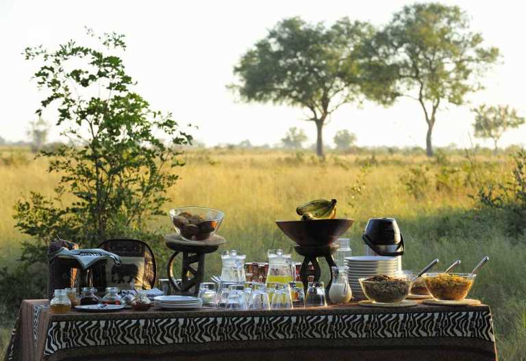 Little Makalolo Camp, Frühstück im Freien © Foto: Marco Penzel | Outback Africa