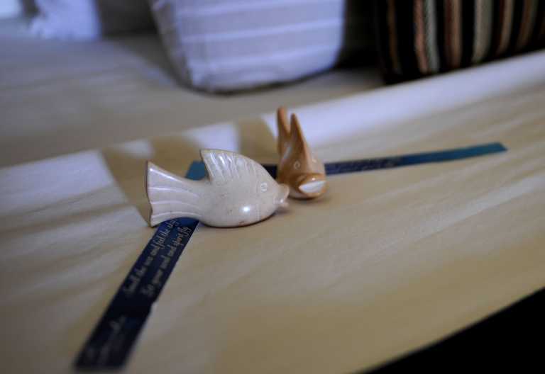Liebevolle Dekoration auf dem Bett, Nomad Beach Resort © Foto: Svenja Penzel | Outback Africa Erlebnisreisen