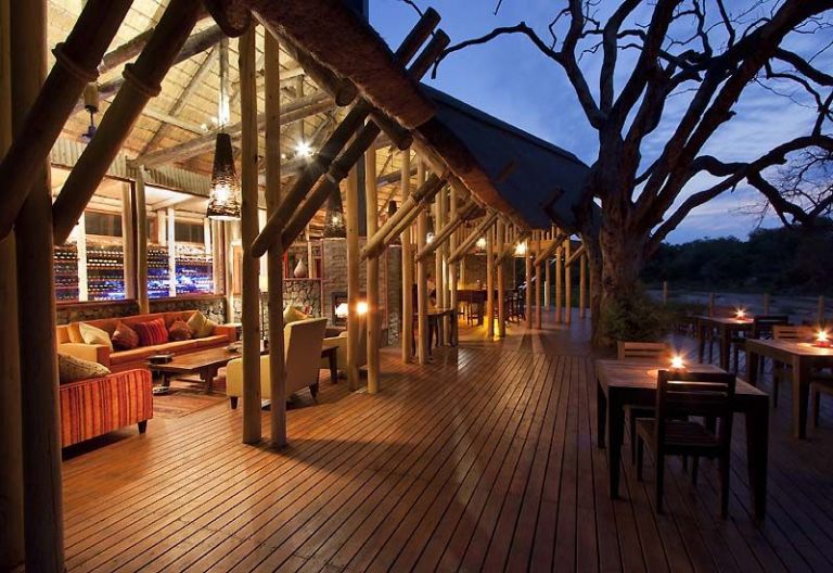 Rhino Post Safari Lodge, Lounge © Foto: Guy Upfold