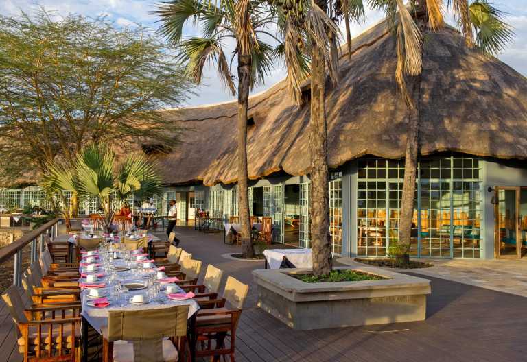 Maramboi Tented Lodge, Restaurant-Terrasse © Foto: Tanganyika Wilderness Camps Maramboi Tented Lodge, Restaurant-Terrasse © Foto: Tanganyika Wilderness Camps